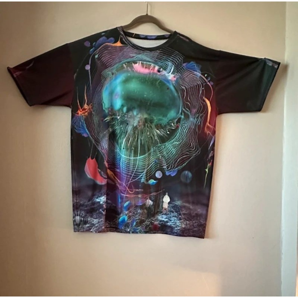 Threyda Art Apparel XXL Cosmic Jellyfish Portal Graphic Tee